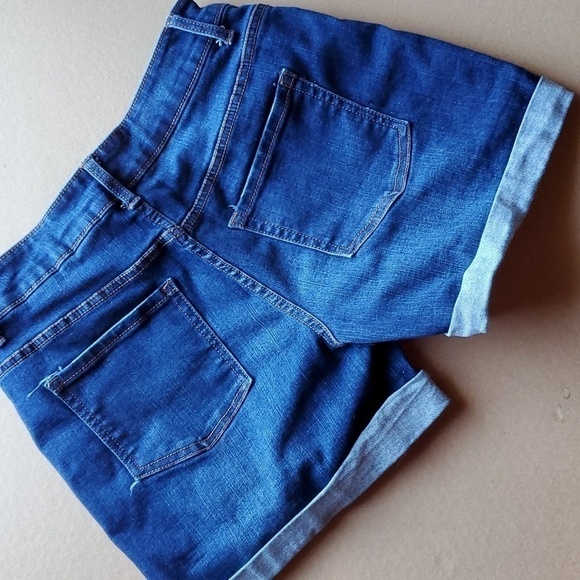 Time & True mid rise blue jean short size 4 - Picture 6 of 8